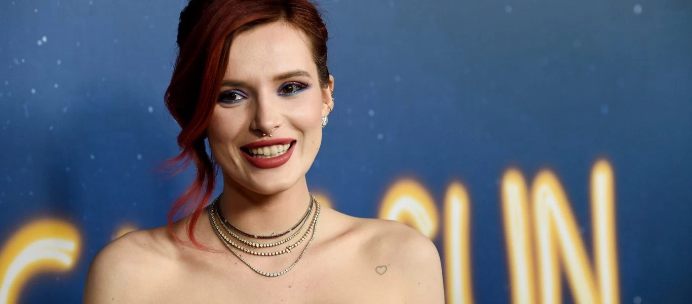 Σάρωσε στα Pοrnhub Awards 2019 η Bella Thorne... Πήρε το πρώτο της βραβείο! (φωτο)